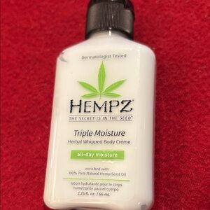Hempz Triple Moisture Herbal Body Crème - White and Black